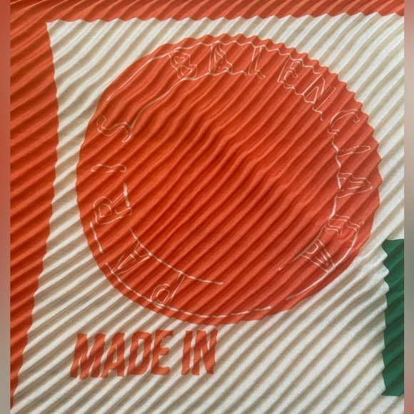 BALENCIAGA | 2018 Hong Kong pleated Scarf | NWT - Picture 4 of 8